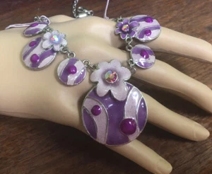 Beautiful NWOT, Purple Enamel Flowers and Rhinestones Necklace - Picture 1 of 12