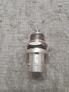 Amphenol UG-912/U - Fabrycznie nowy z żeńskim mocowaniem panelowym - Zdjęcie 1 z 4