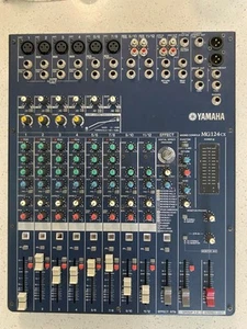 Yamaha MG124CX 12-Channel Stereo Mixer with Effects - Picture 1 of 3