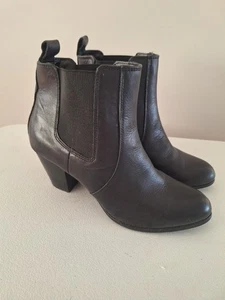 HUSH PUPPIES Black Leather Ladies Ankle Boots Size 8 Shoes Heels - Picture 1 of 12