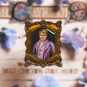 Wizarding Trunk Magical Alley Most Charming Portrait Pin Gilderoy Lockhart NIP - Picture 1 of 4