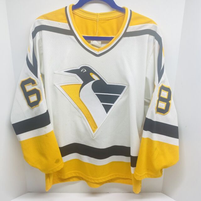 Pittsburgh Penguins - Jaromir Jagr Premier Black NHL Jersey :: FansMania