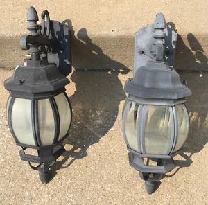 Pair 2 EXTERIOR WALL COACH LIGHT / LANTERN With 6 Panes of Glass Metal Housing - Picture 1 of 9