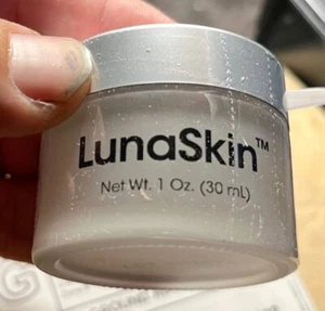 5th & Glow LUNASKIN Night Repair Rejuvenating Cream - 1oz/30ml - NIB! - Picture 1 of 8