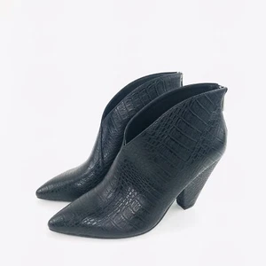 Chinese Laundry Rudie Reptile Black Size 6.5 M NIB - Picture 1 of 7