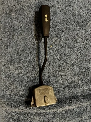 All Classic SAAB 900 Turn Signal and High Beam Switch 8590812 No Cruise Control - Image 1 of 2