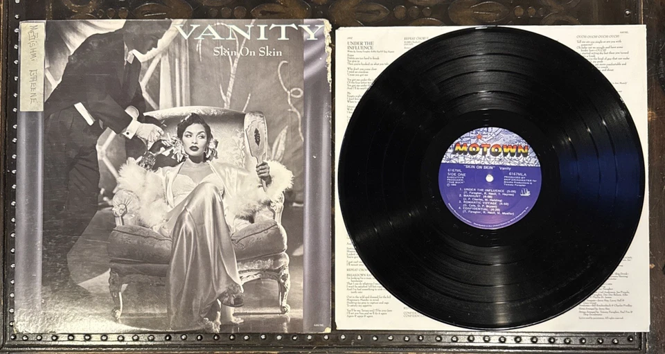 Vanity Skin On Skin Motown Records 6167ML 1986 1st Press Vinyl LP Album + Lyrics Foto 1 de 4