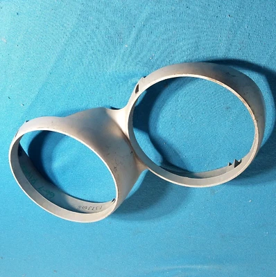 Driver side 66-67 Buick Riviera  Head light Bezel p/n 1373815 1966 1967 left GS Foto 1 de 4