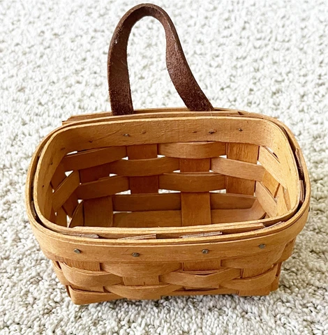 Longaberger Wall Hanging Basket Small Leather Strap Sawtooth Hanger Vitage 1996 Cover