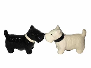 Kissing Westland Scottish Terrier Dog Magnetic Salt & Pepper Shakers Read - Picture 1 of 13