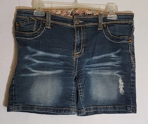 Ariya Jeans Denim Shorts Embroidered pocket Distressed Mid Rise Women's 11/12  - Picture 1 of 5