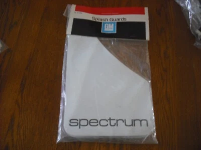 CHEVROLET GEO SPECTRUM GM 1985-89 GUARDABARROS BLANCO PROTECTORES CONTRA SALPICADURAS 999760 Foto 1 de 2