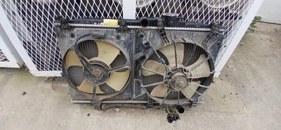 Honda Accord 2.3L 4 Cilyder 1998-2002 Radiator with Fans Original OEM - Image 1 of 4