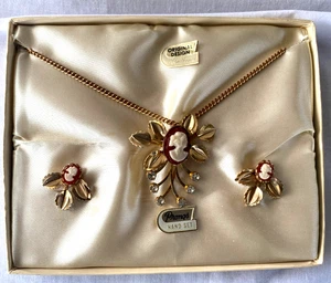 Vtg Design By Anthony Cameo And Gold Leaf Necklace And Earring Set NIB - Bild 1 von 4