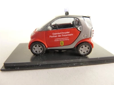 Busch Smart 489031 1/87 City Coupe vigili del fuoco Baden-Würtemberg HO NUOVO - Immagine 1 di 3