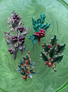 Lot. of pine christmas pins - Picture 1 of 1