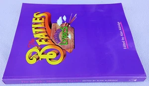 THE BEATLES ILLUSTRATED LYRICS EDITED BY ALAN ALDRIDGE LARGE 2004 PAPERBACK - Imagen 1 de 3