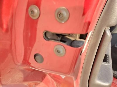 Защелка задней двери левая в сборе 2001-2006 Dodge Stratus - Изображение 1 из 4