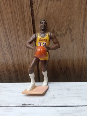 Vintage NBA L.A. Los Angeles LAKERS Magic Johnson #32  5" Figure By NBA 1988 Cover