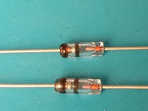 1K60 1N60 AA119 DIODO GERMANIO germanium diode fuzz pedal ORIGINAL RARE 2x (NEW) - Picture 1 of 2