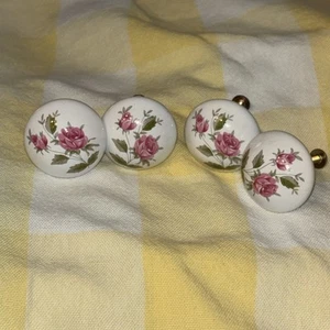 4 pomelli a strappo vintage in ceramica porcellana rose floreali recuperate con viti - Foto 1 di 13