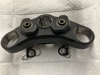 Ducati Monster 797 2017 abrazadera de cabezal de dirección triple árbol superior Foto 1 de 3