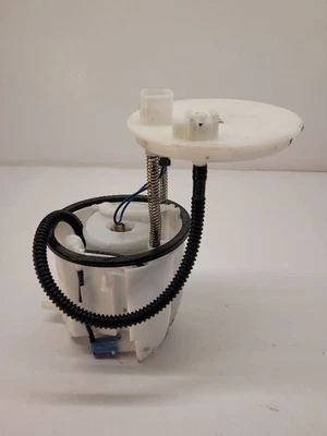 2009 - 2013    2014 - 2018 TOYOTA RAV4 Fuel Pump Assembly 2.5L 4 Cylinder FWD - Image 1 of 4