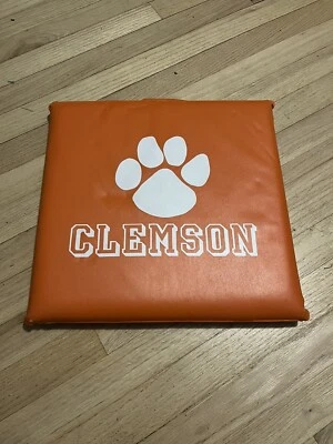 复古 Clemson Tigers Stadium 座垫 15 英寸 x 15 英寸带把手 — 第 1/4 张图片