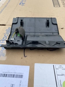 Vw Phaeton Audi Skoda USB AUX Port 5Q0035724 Fast Shipping same Day Dispatch - Picture 1 of 4