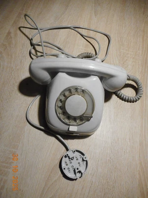 DDR  Tesla Wahlscheibentelefon Telefon Volkspolizei Rotes Kreuz 1969 NVA - Bild 1 von 4