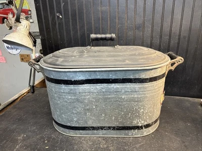 CALDERA galvanizada vintage con tapa asas de madera negras ~ 22,5 x 12 x 13" Foto 1 de 4