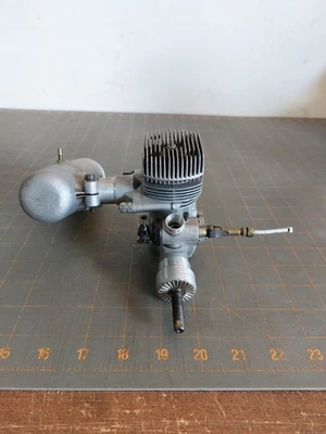 Super Tigre Tiger .90 90 Nitro RC Remote Control Airplane Engine w Muffler - Image 1 of 4