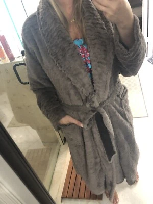 Soma Gray Brown Faux Fur Robe. EUC.  Sz S/M Soft And Heavy - Image 1 of 4