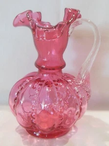 Jarrón Fenton Art Glass Arándano Prensado con Volantes Cuentas Melón Ewer Años 90 XLT - Imagen 1 de 9