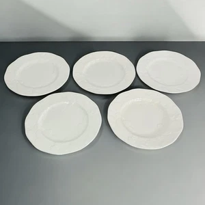 Vintage Wedgwood Strawberry & Vine 9” Bone China Salad Lunch Plates - Set Of 5 - Picture 1 of 9