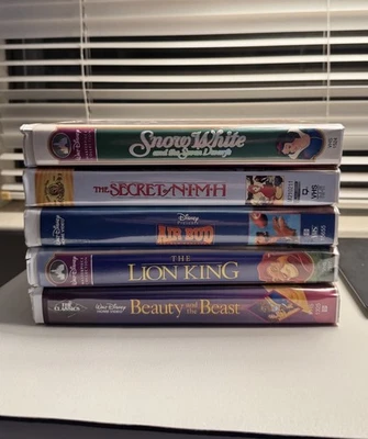 Lot of Walt Disney Classic Movies VHS Tapes (5 Tapes) - Image 1 of 4