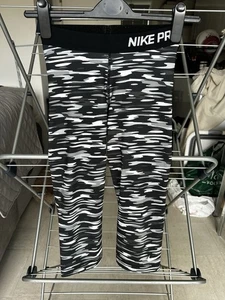 Womens Nike Pro Dri-Fit Black And Grey Camo Cropped Leggings Size XS In VGC - Picture 1 of 10
