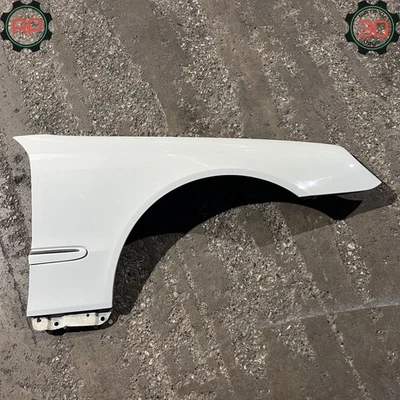 03-09 MERCEDES-BENZ W209 CLK550 CLK350 PARA-LAMA PASSAGEIRO DIREITO BRANCO ÁRTICO FABRICANTE DE EQUIPAMENTO ORIGINAL - Imagem 1 de 4