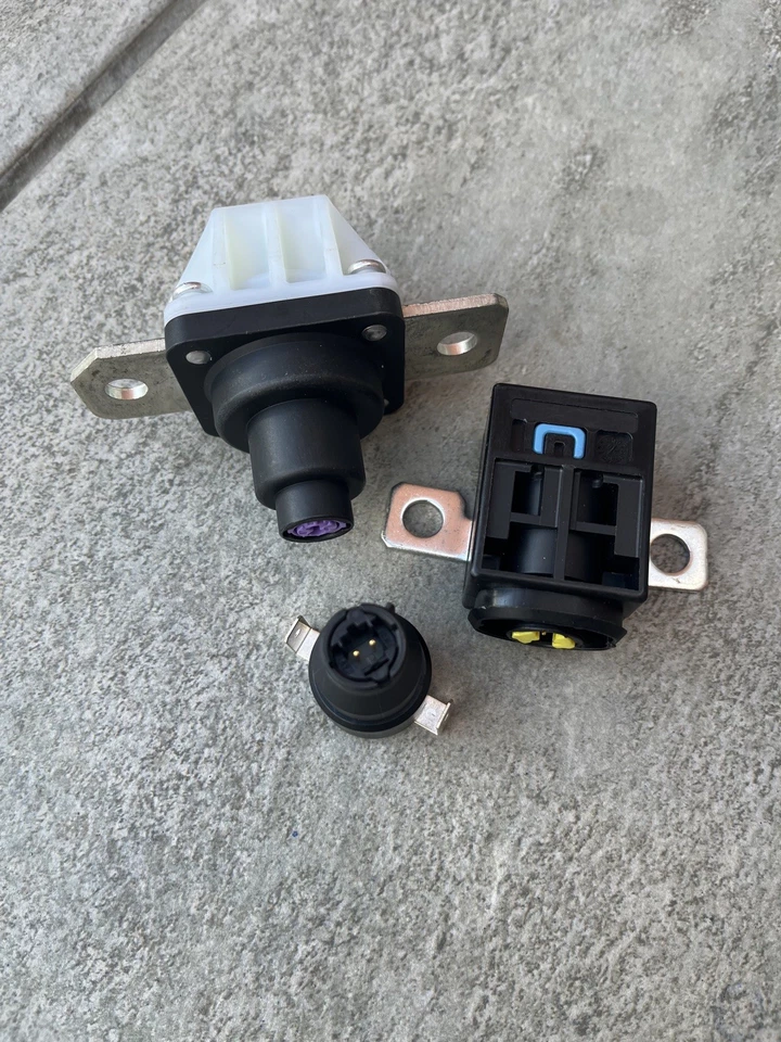 BMW High Voltage Battery SME i4 i5 i7 iX iX1 iX2 iX3 HV pyro fuse set pyrofuse  - Image 1 of 3