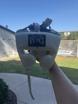 Arnés de protección de mejillas pequeño Cleto Reyes Foto 1 de 3