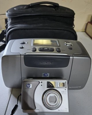 HP PHOTOSMART 735 & 145 COMBO WITH CASE  ADAPTERS AND USED PRINT CARTRIDGE WORKS - Image 1 of 4