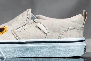 VANS ASHER EMBROIDERY SUNF. shoes for GIRLS, NEW & AUTHENTIC, US size (YOUTH) 4 - Bild 1 von 7