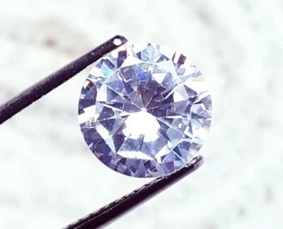 Cambodian White Round Zircon 4.60 Ct Loose Gemstone With Free Gift - Image 1 of 4