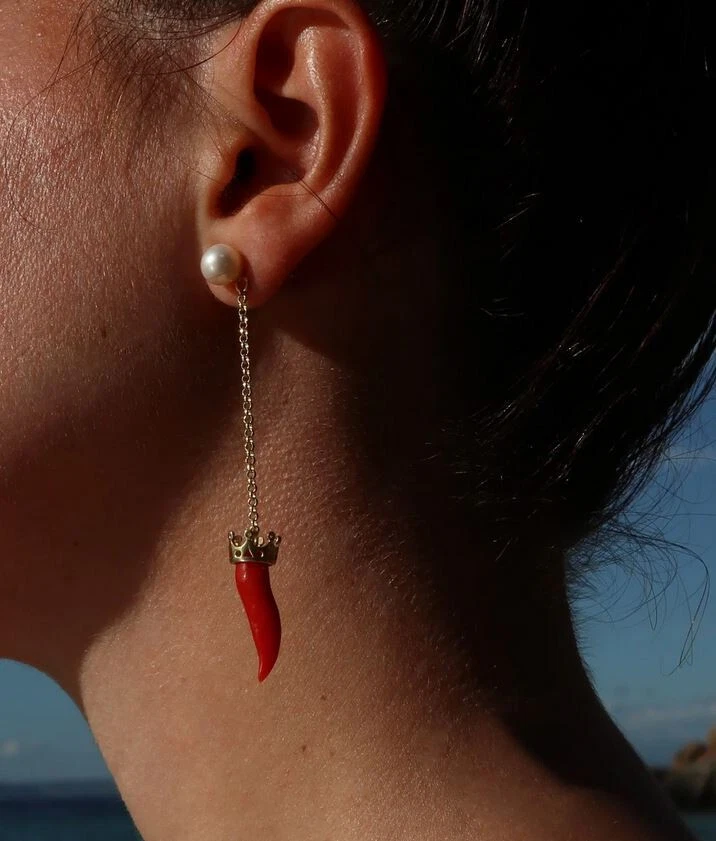 Lucedeimieiocchi Mono Orecchino Principe lungo in argento, corallo e perla corno - Immagine 1 di 1