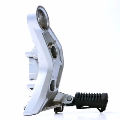 Suspensión reposapiés delantero izquierdo Moto Guzzi V85 TT Guardia d Onore E5 2023 - 2B005513 Foto 1 de 4