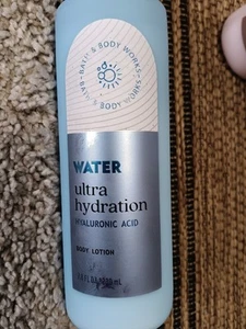 BATH & BODY WORKS AGUA ULTRA HIDRATACIÓN ÁCIDO HIALURÓNICO LOCIÓN CREMA BOMBA 7,8 OZ - Imagen 1 de 5