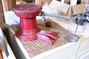 HOWE SCALE CAST IRON 3TOE CROWS FOOT SCALE # 5377 ORIGINAL PAINT NY. INS - Picture 1 of 9