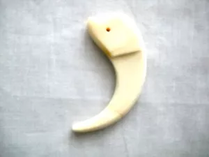 NEW CARVED OFF WHITE BUFFALO BONE 3+" BEAR CLAW SHAPED PENDANT ADJ CORD NECKLACE - Picture 1 of 1
