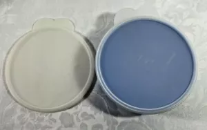 Tupperware Blue Bowl 2415A-2 with 2 Lids 2541A-11 2541A-5 - Bild 1 von 7