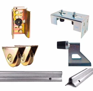 'Concrete In' Kit cancello scorrevole sotto terra; pista, bullone su ruote, guide ecc - Foto 1 di 2